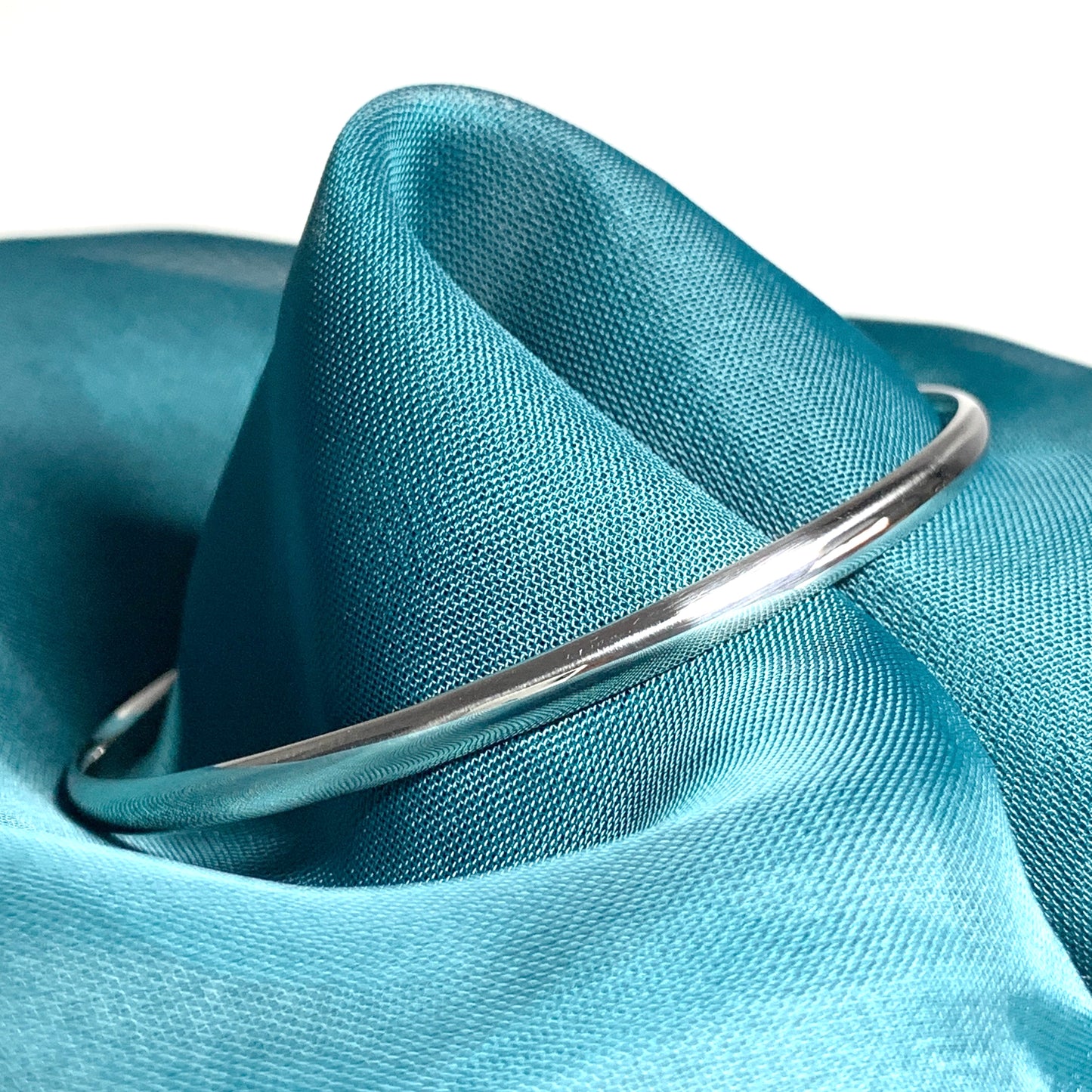 4 mm round polished plain sterling silver court slave bangle