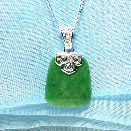 Pendant with a real green jade stone, large cushion shaped, a truly gorgeous necklace