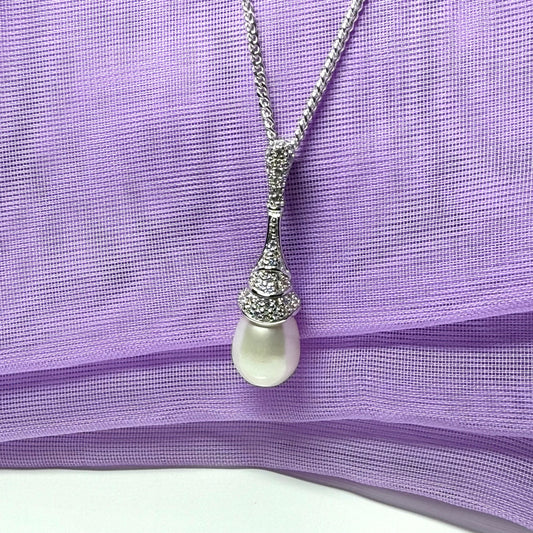 Necklace real freshwater cultured pearl and cubic zirconia dropped pendant with chain