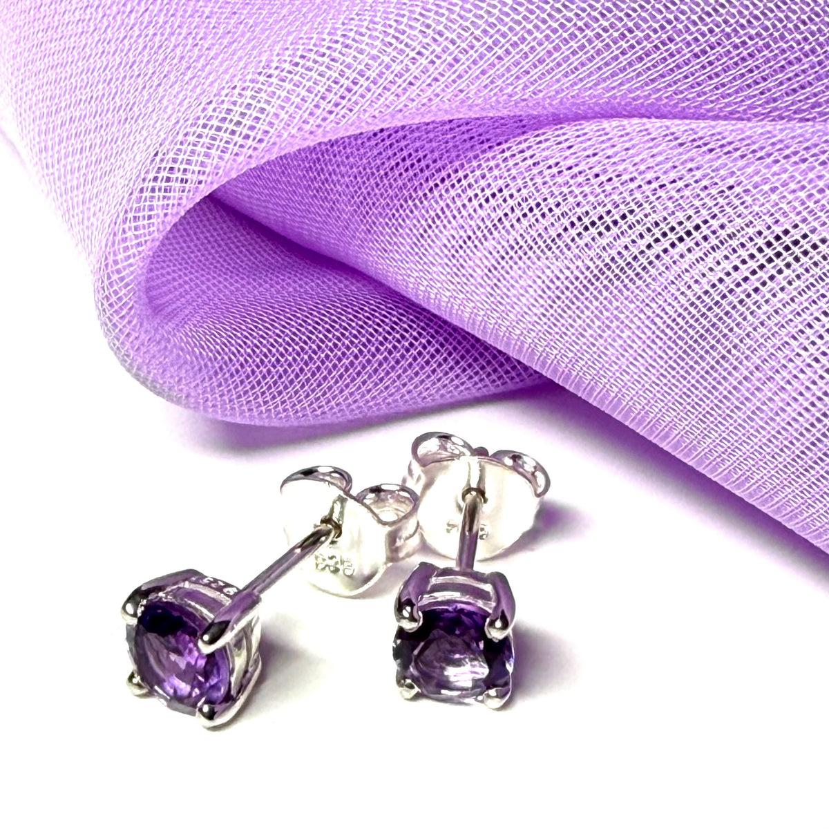Purple real amethyst sterling silver round cut pair of stud earrings