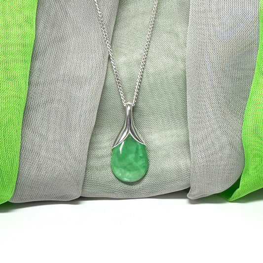 A real green jade necklace tear drop pear shape, an outstanding design pendant, with curb chain
