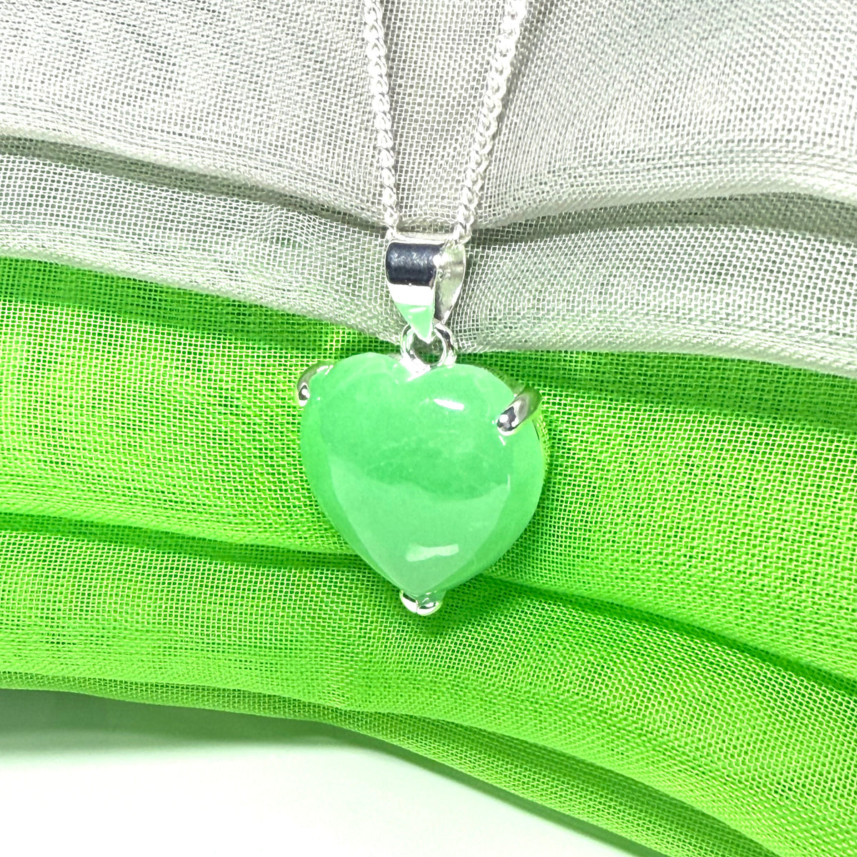 A real green jade pendant heart shaped sterling silver, a gorgeous design necklace with chain