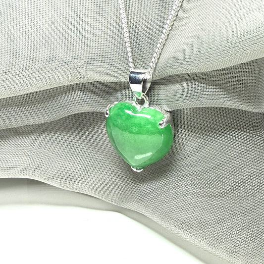 A really beautiful real green jade necklace heart shaped sterling silver, a stunning pendant