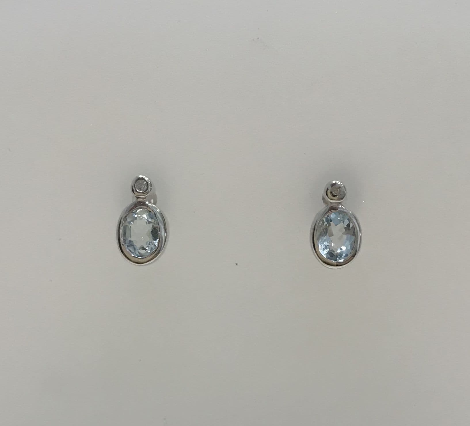 9 carat online white gold earrings