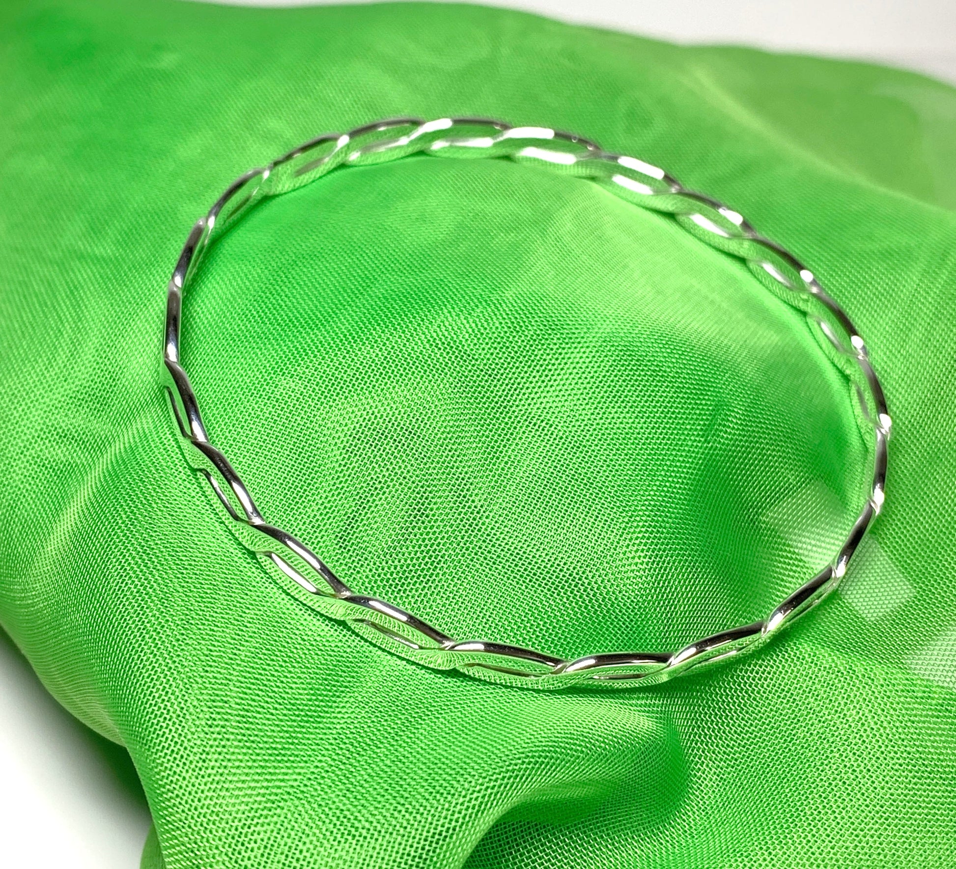 Bangle sterling silver solid twisted round slave