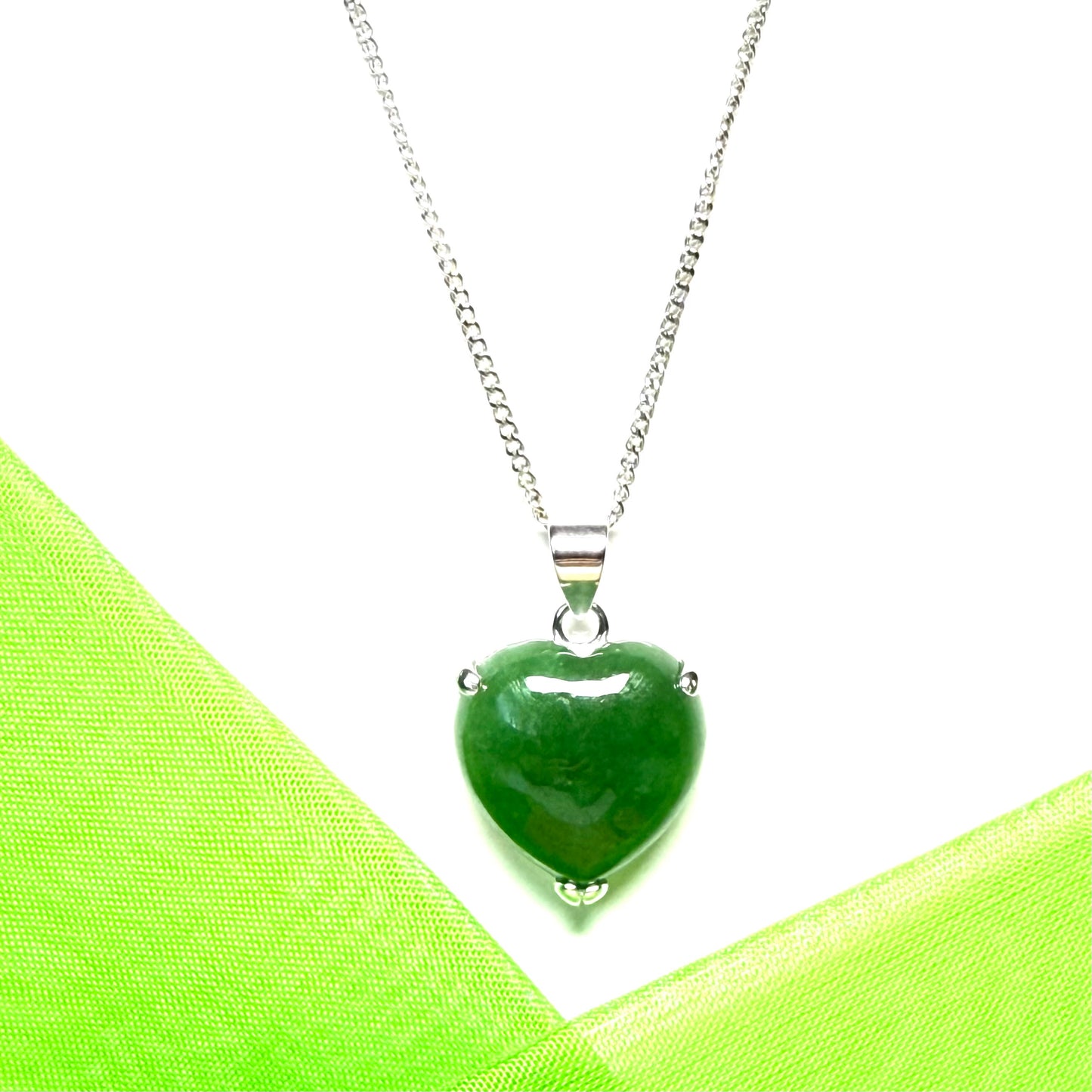 Beautiful stunning real green jade necklace heart shaped sterling silver pendant with chain