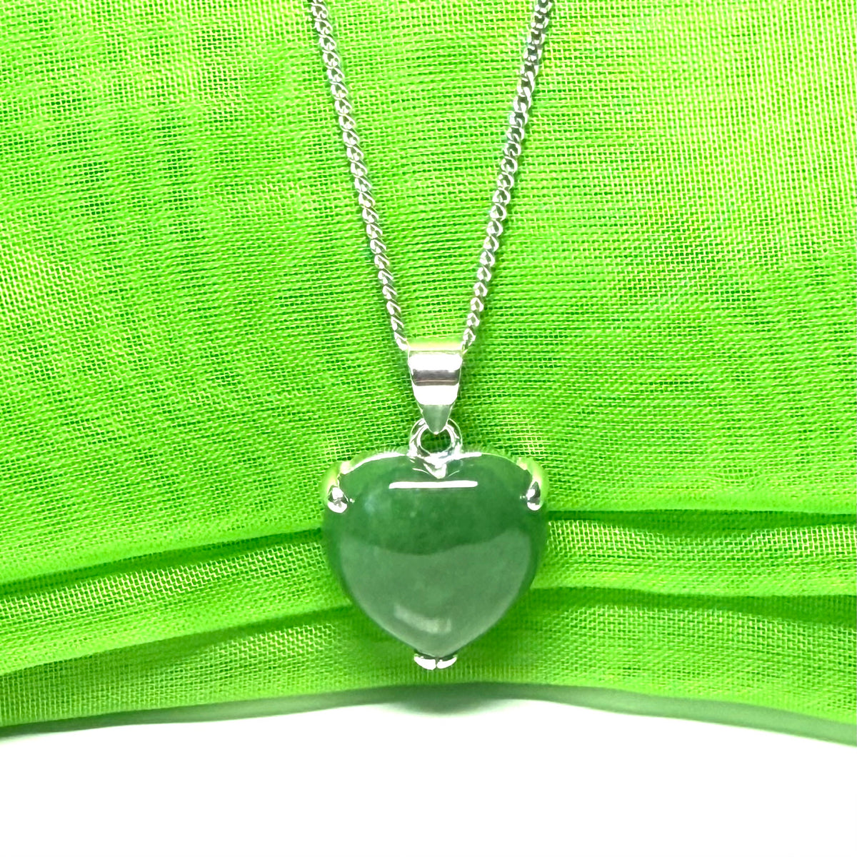 Beautiful stunning real green jade necklace heart shaped sterling silver pendant with chain