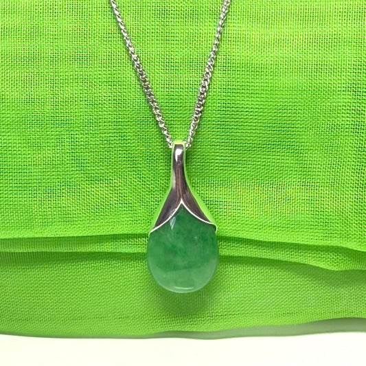 Beautiful stunning real green jade pendant necklace in a teardrop shaped, exquisite and timeless design