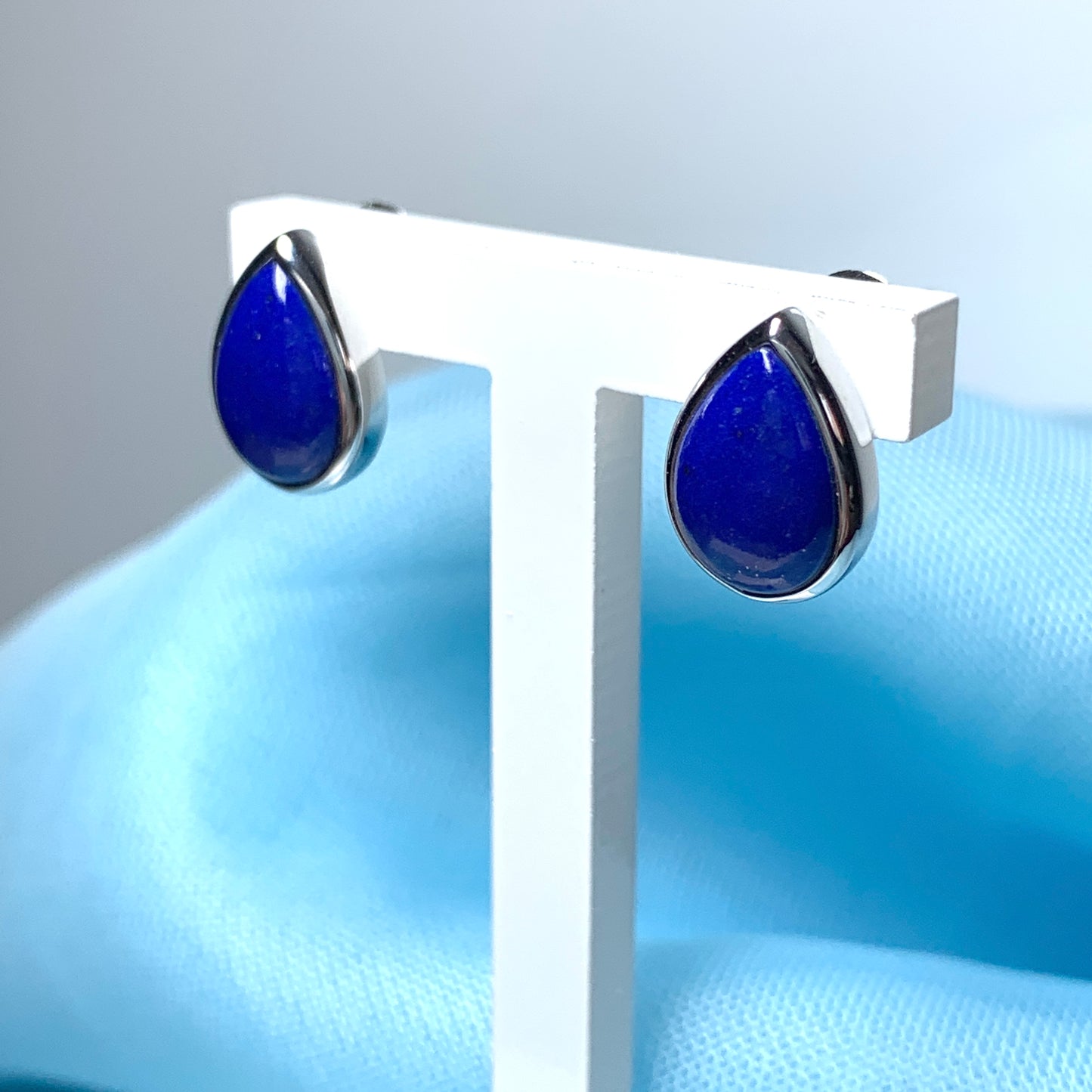 Blue lapis lazuli white gold pear teardrop stud earrings