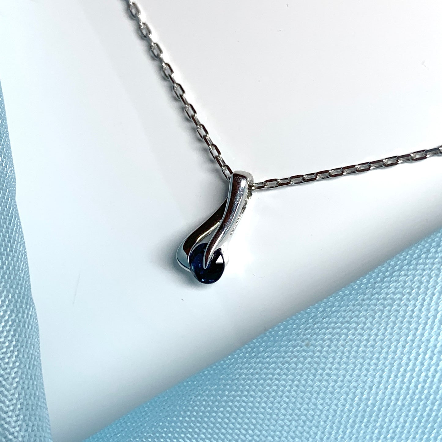 Blue sapphire white gold necklace
