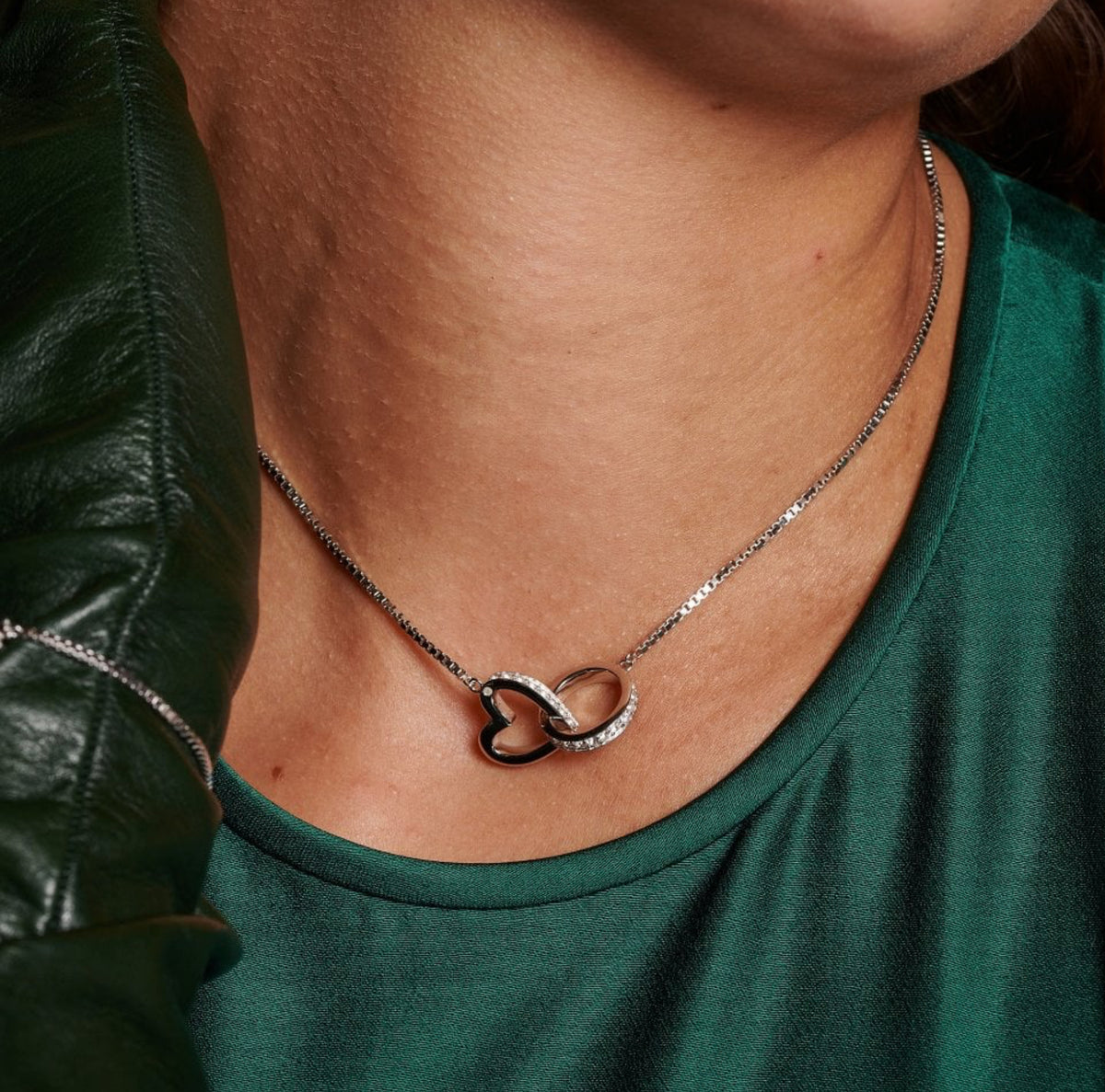 Diamond heart and circle shaped necklace by Hot Diamonds sterling silver Devotion pendant DN204 On the neck