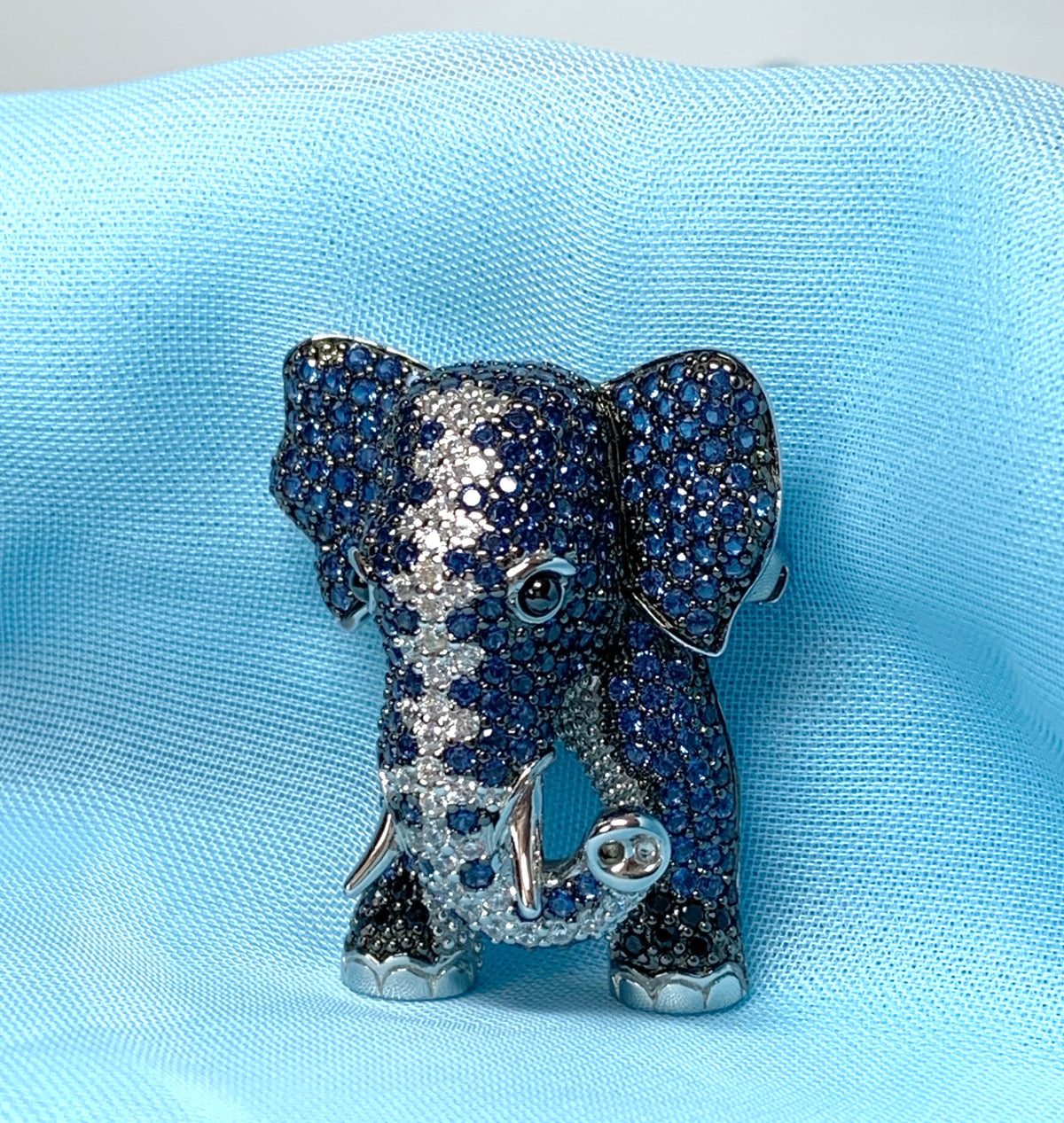 Elephant blue and white cubic zirconia fancy sparkling brooch