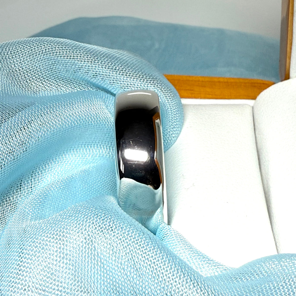 Extra heavyweight men’s wedding ring polished plain sterling silver 8 mm wide
