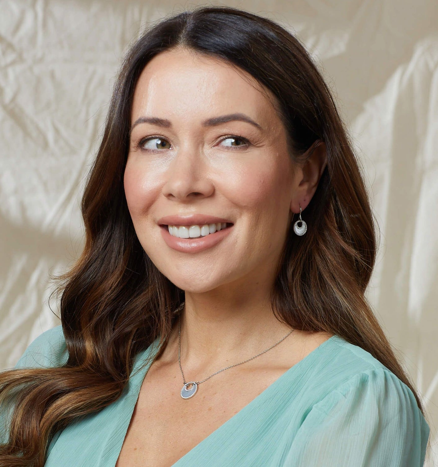 Fiorelli round Mother Of Pearl sterling silver necklace pendant