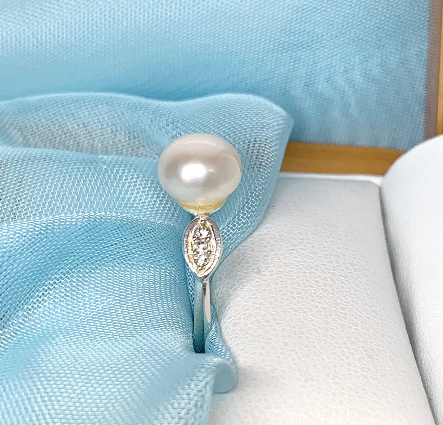 Freshwater cultured pearl and cubic zirconia round dress ring sterling silver