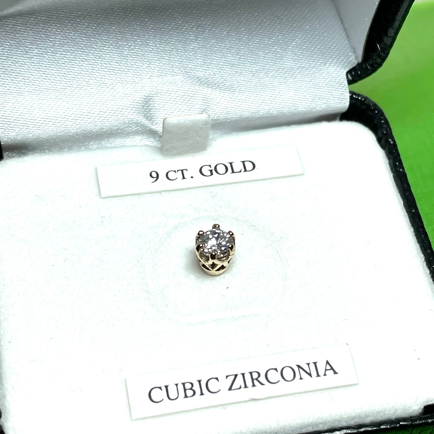Tie pin 9 Carat gold round cubic zirconia tie tac