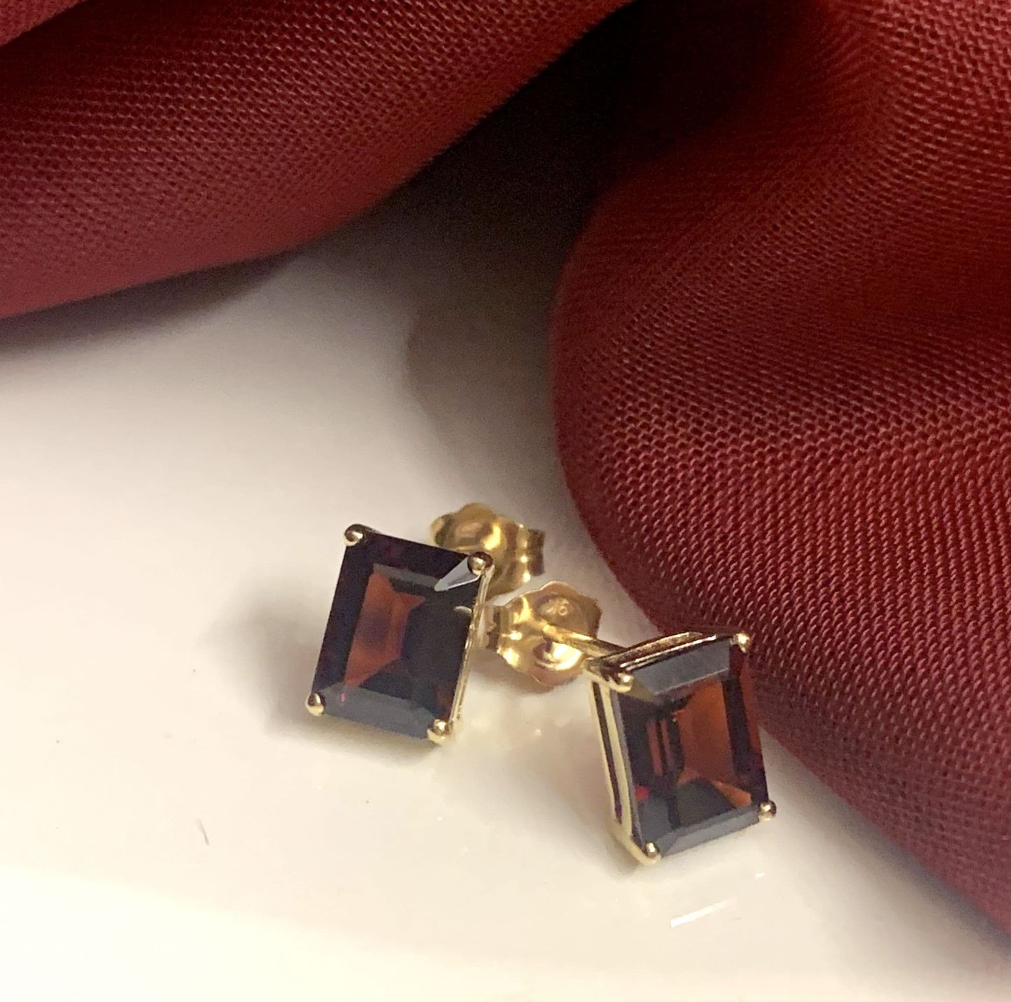 Garnet Yellow Gold Square Rectangle Stud Earrings