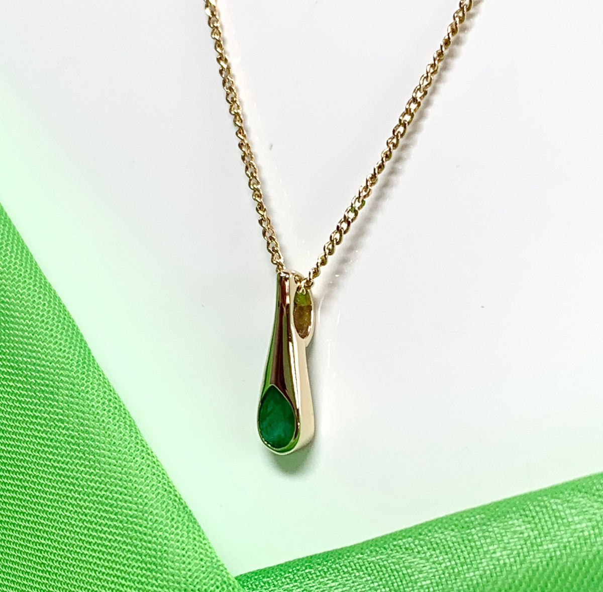 Yellow gold fancy real green emerald necklace pendant including chain