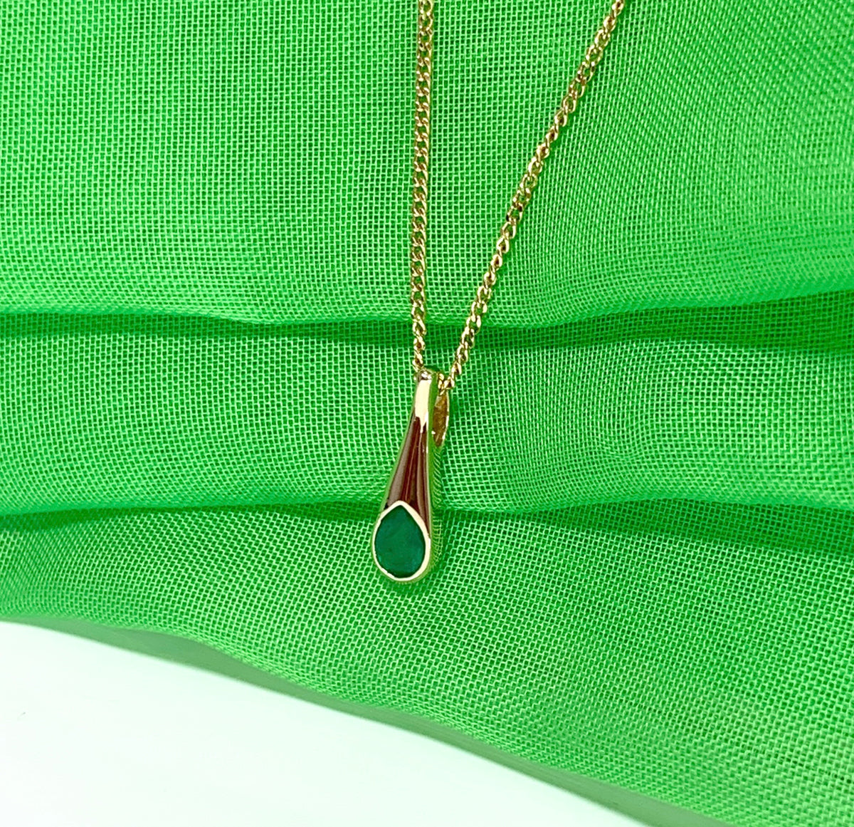 Yellow gold fancy real green emerald necklace pendant including chain
