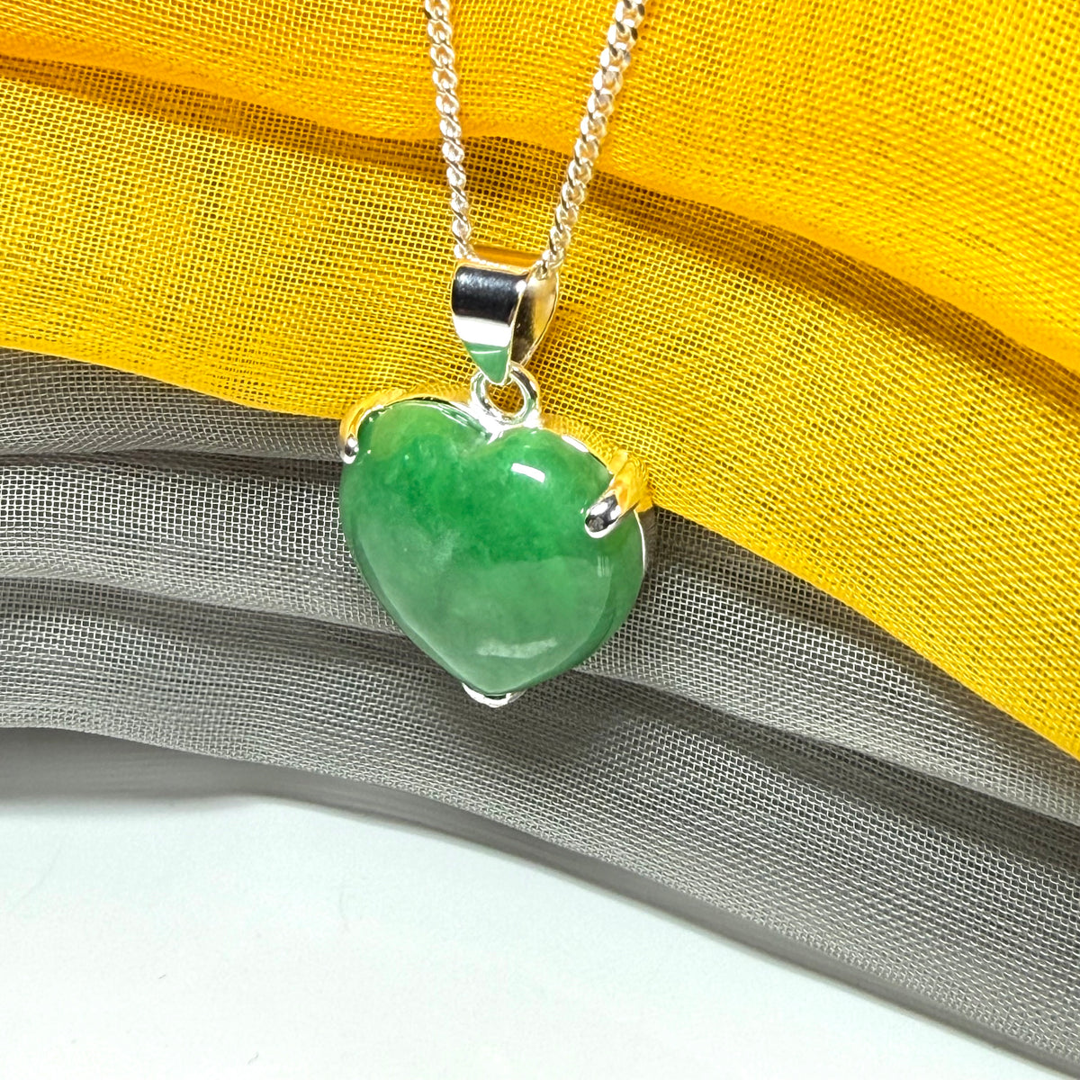 Gorgeous real green jade necklace heart shaped sterling silver, an exquisite designed pendant