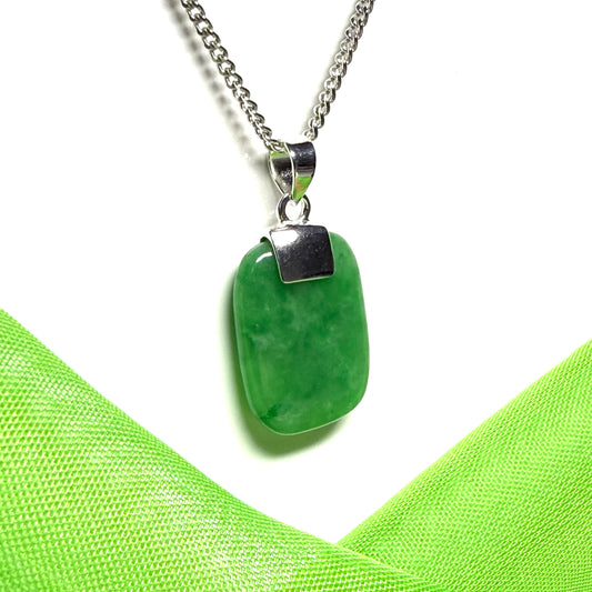 Gorgeous real green jade stone necklace cushion shaped stunning pendant sterling silver
