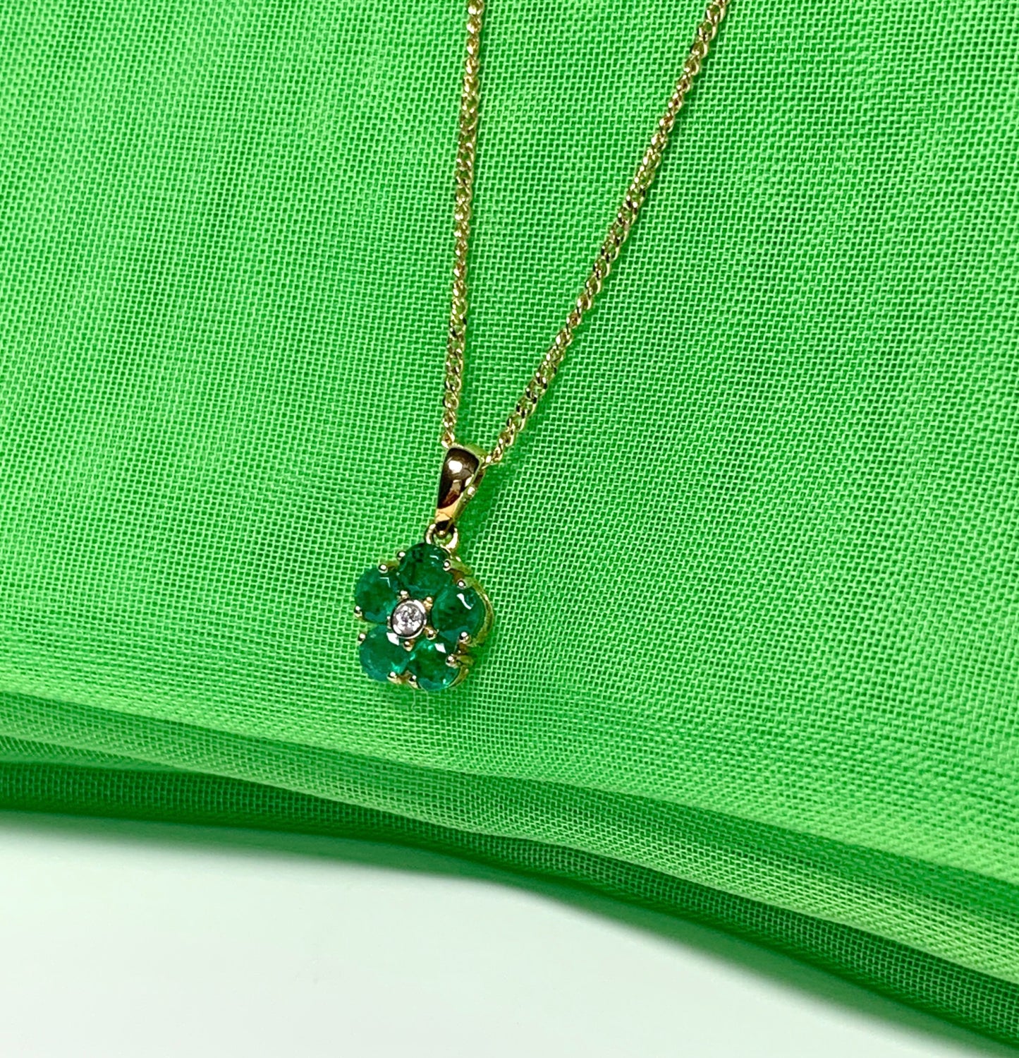 Green Emerald And Diamond Yellow Gold Daisy Cluster Necklace