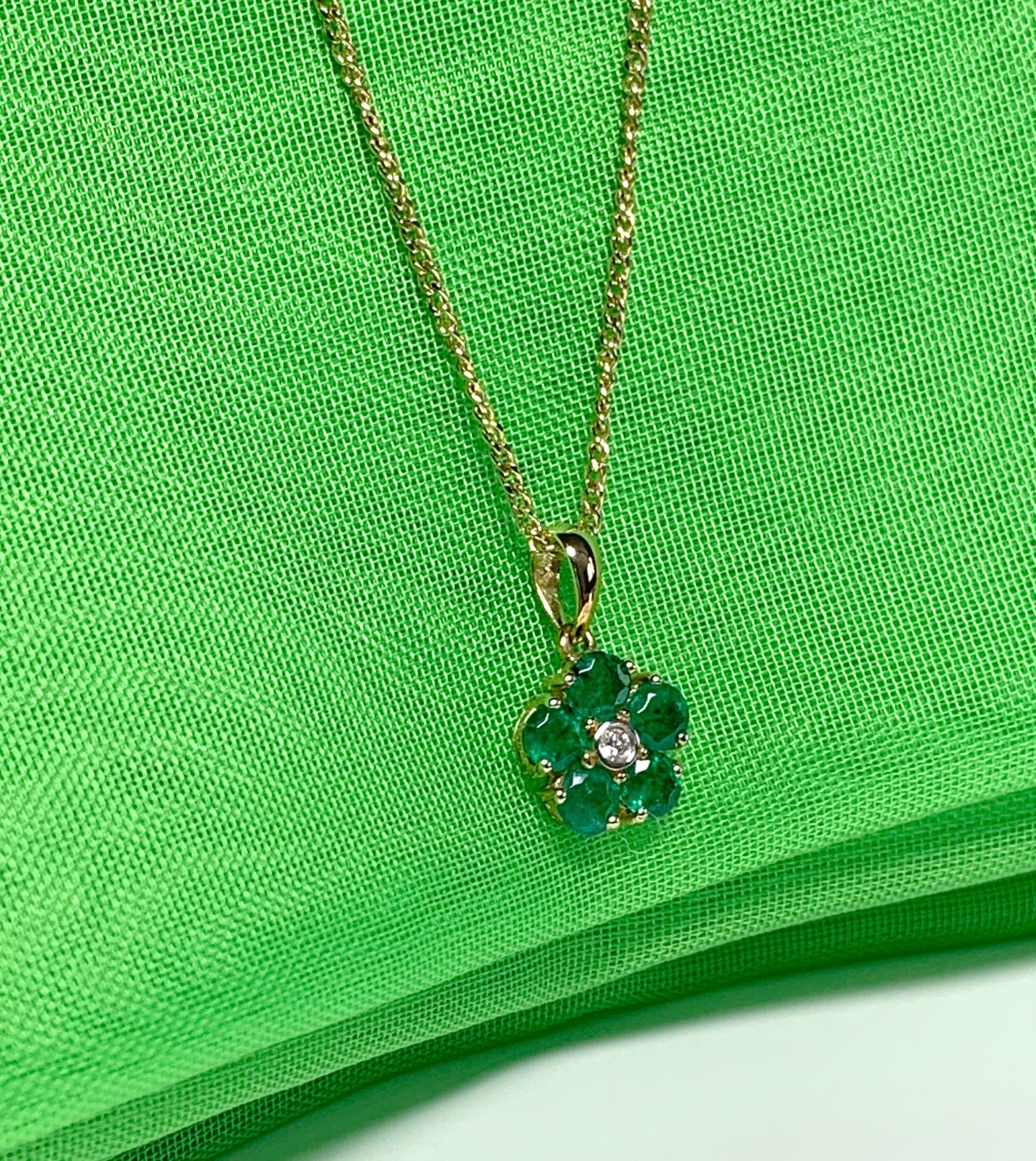 Green Emerald And Diamond Yellow Gold Daisy Cluster Necklace