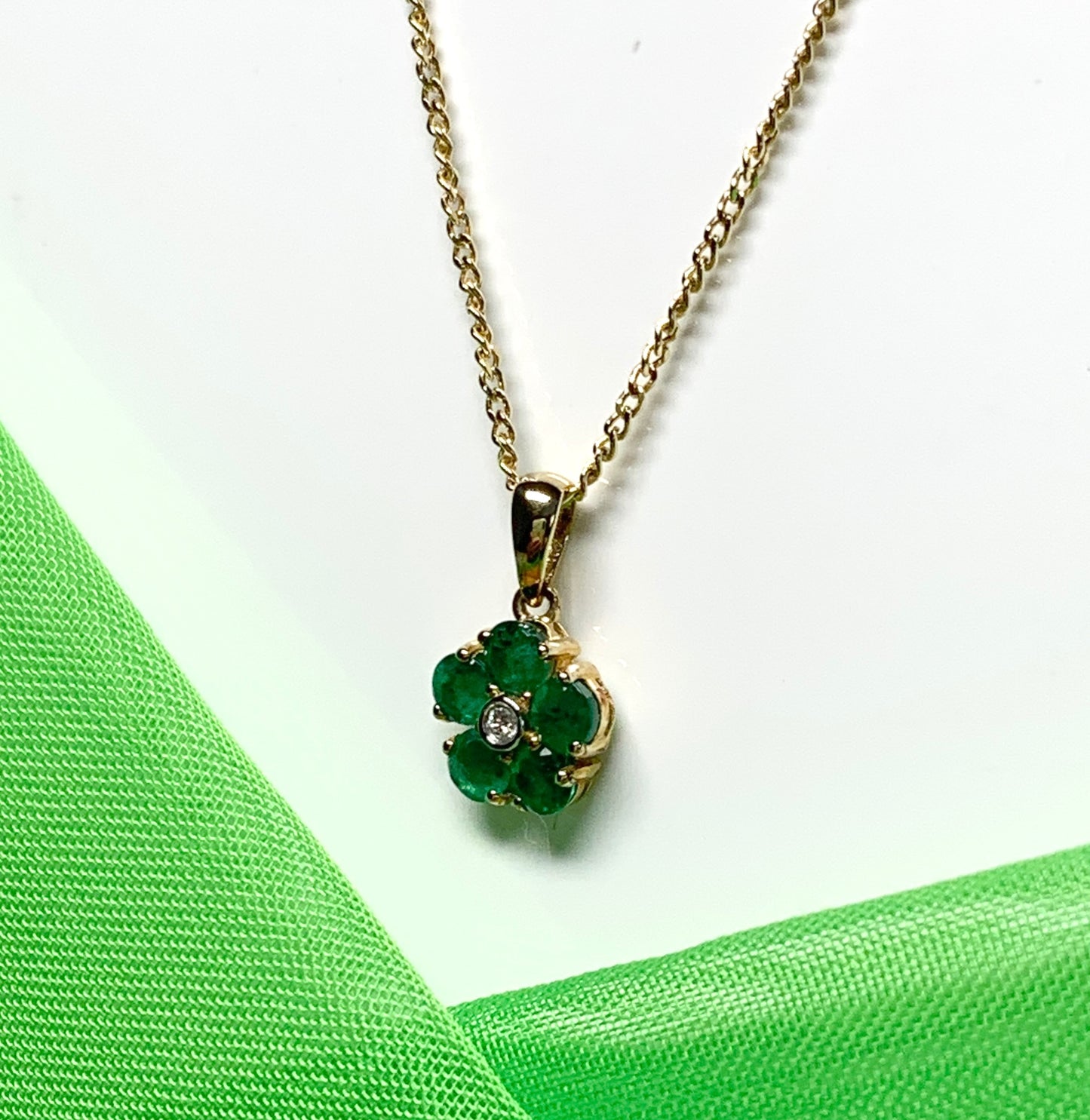 Green Emerald And Diamond Yellow Gold Daisy Cluster Necklace