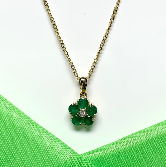 Green Emerald And Diamond Yellow Gold Daisy Cluster Necklace