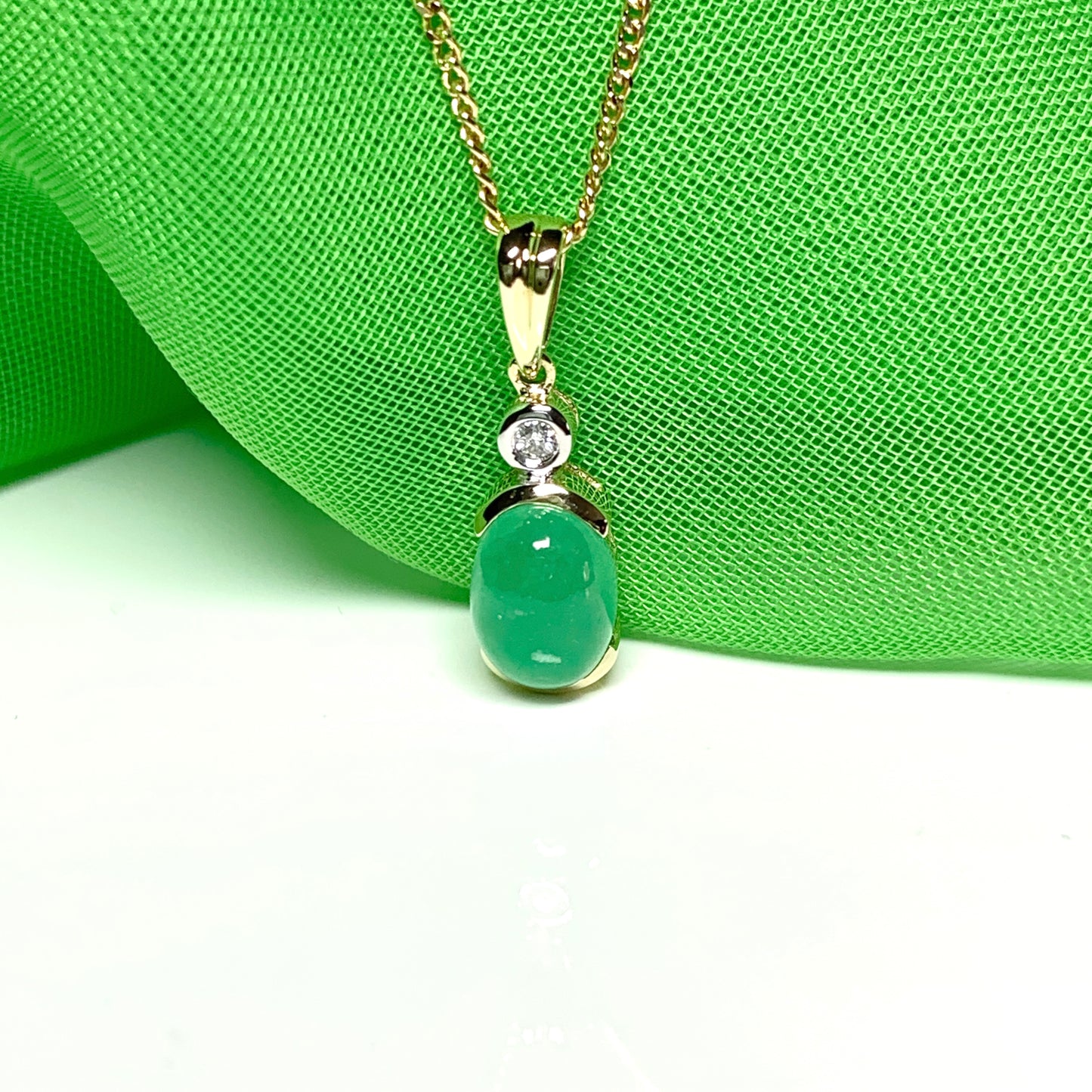 Real green jade and diamond yellow gold necklace