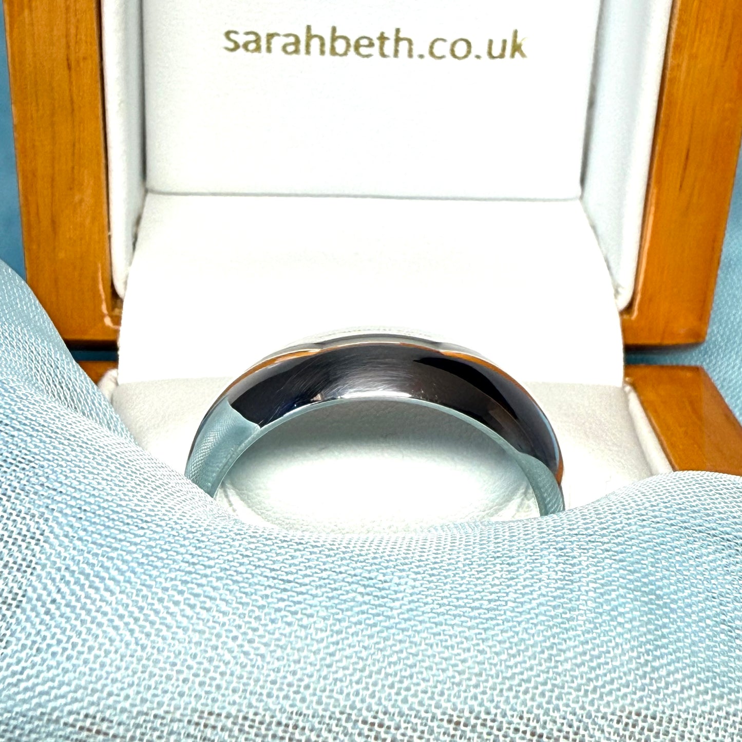 Heavy polished plain sterling silver men's wedding ring 8 mm wide rounded