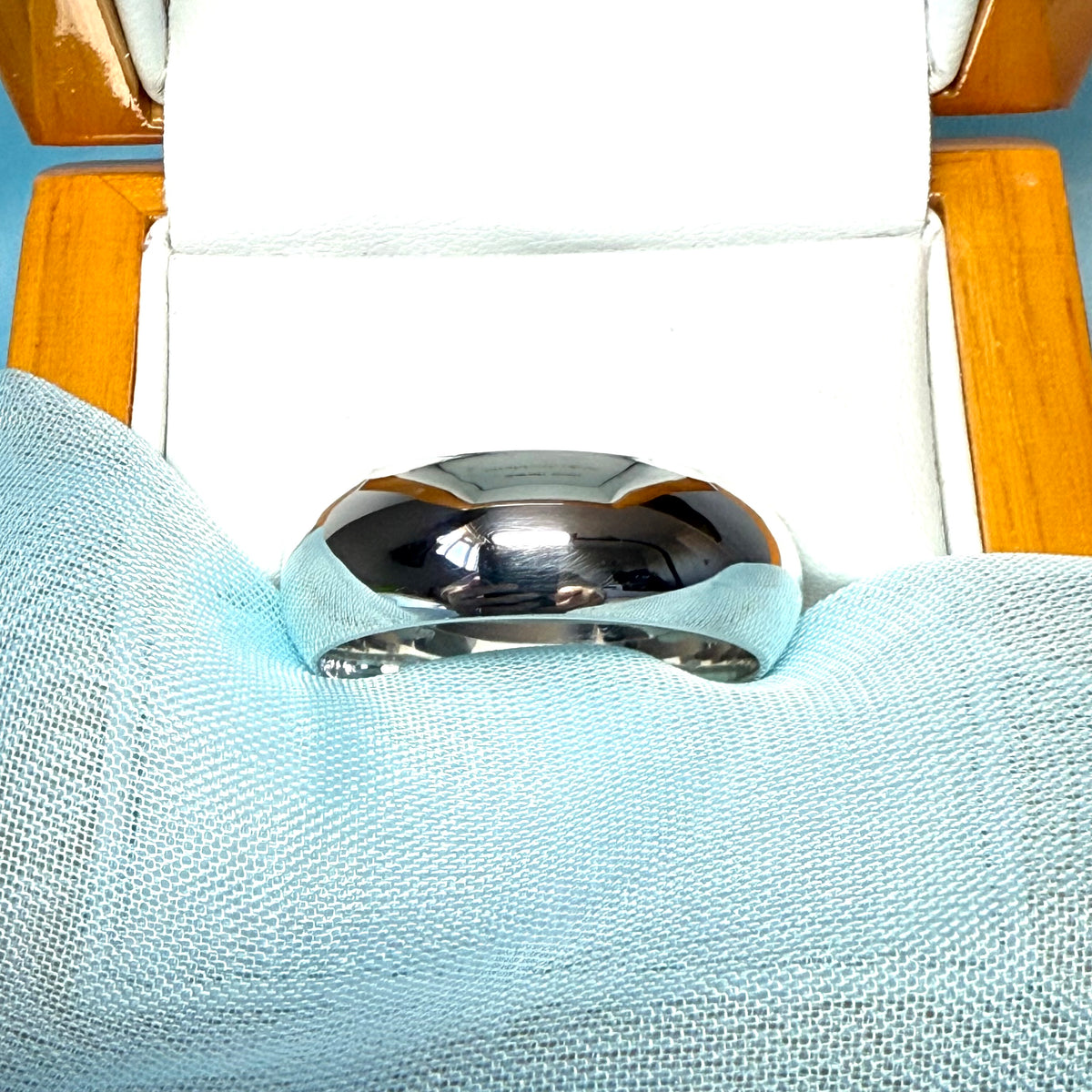 Heavy polished plain sterling silver men's wedding ring 8 mm wide rounded