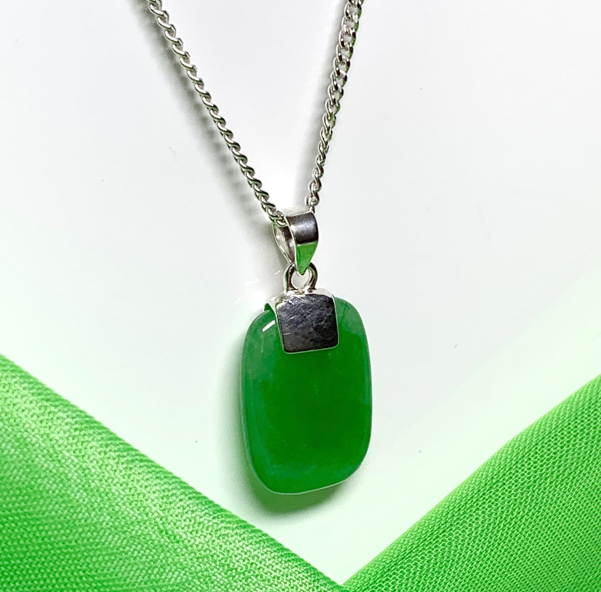Sterling silver cushion shaped real green jade necklace pendant with chain