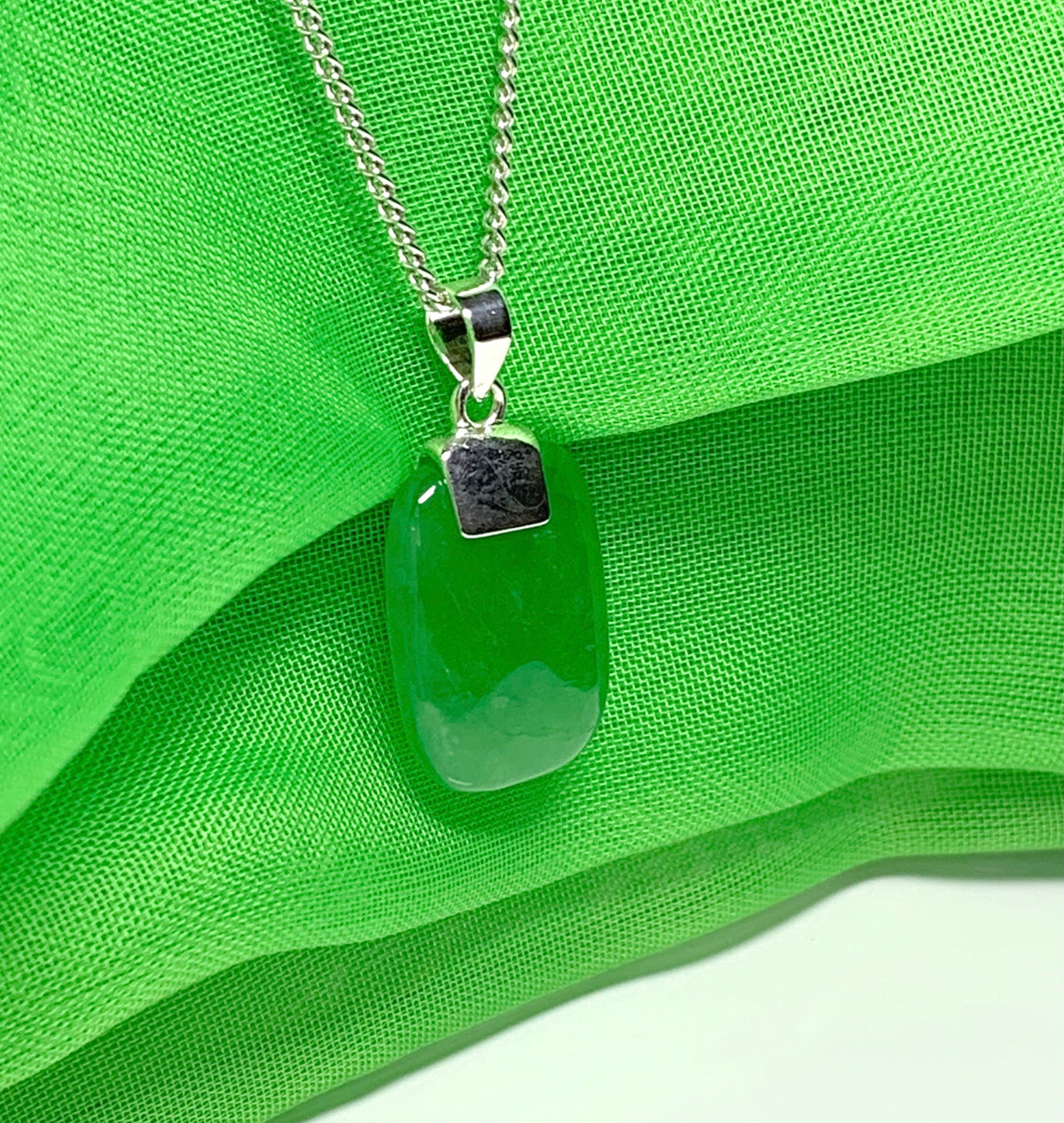 Sterling silver cushion shaped real green jade necklace pendant with chain