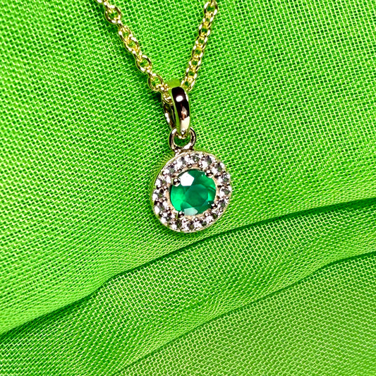 Round cluster round shaped necklace set with a real green agate stone sterling silver gilt including chain