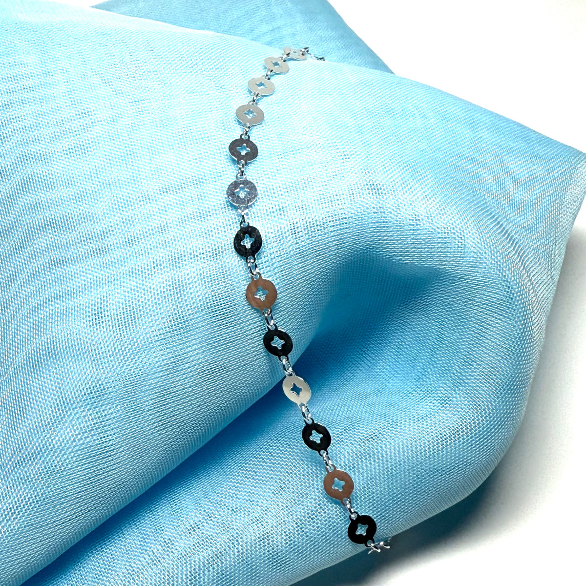 Ladies bracelet fancy round shaped sterling silver