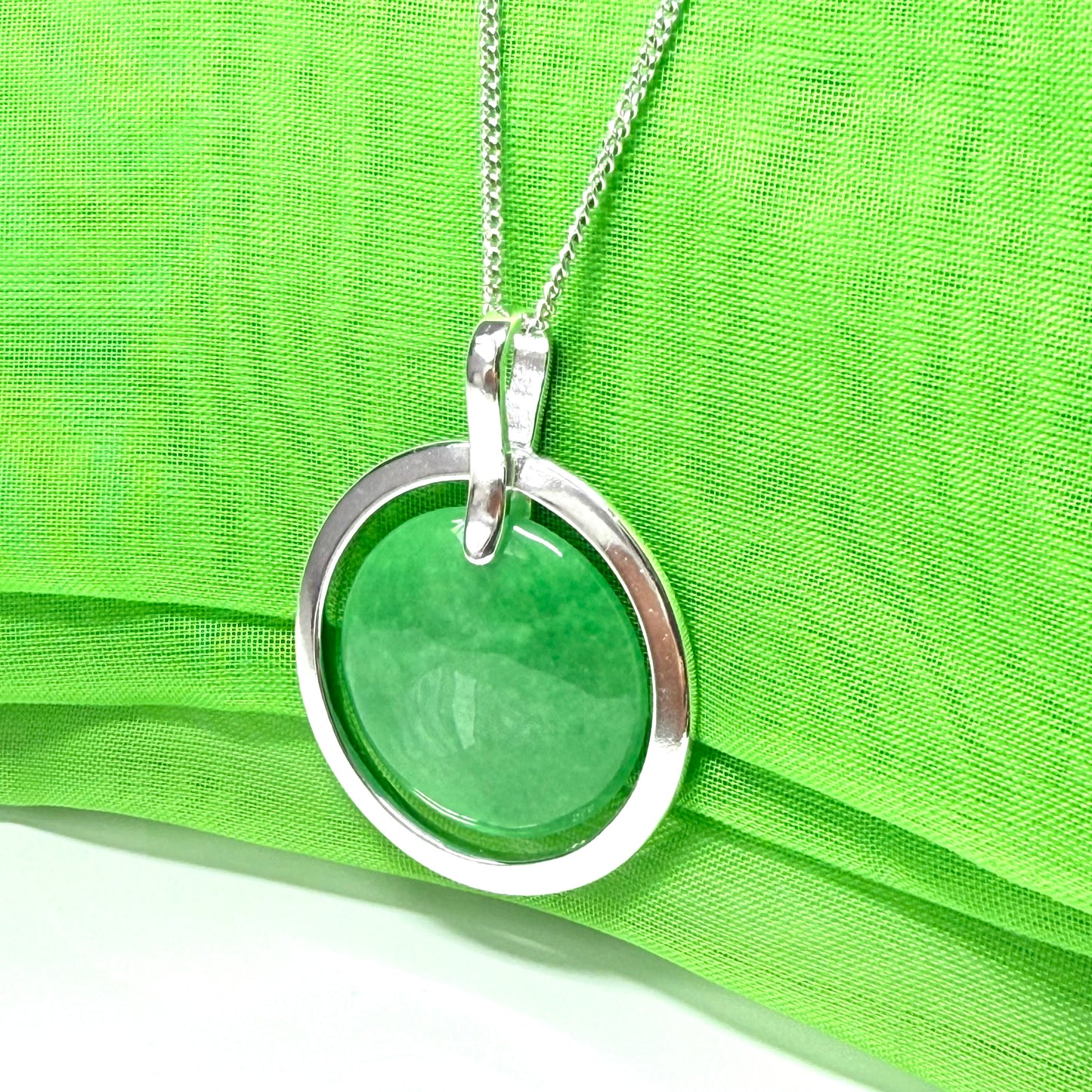 Large real jade pendant necklace sterling silver round shaped green halo designed, exquisite