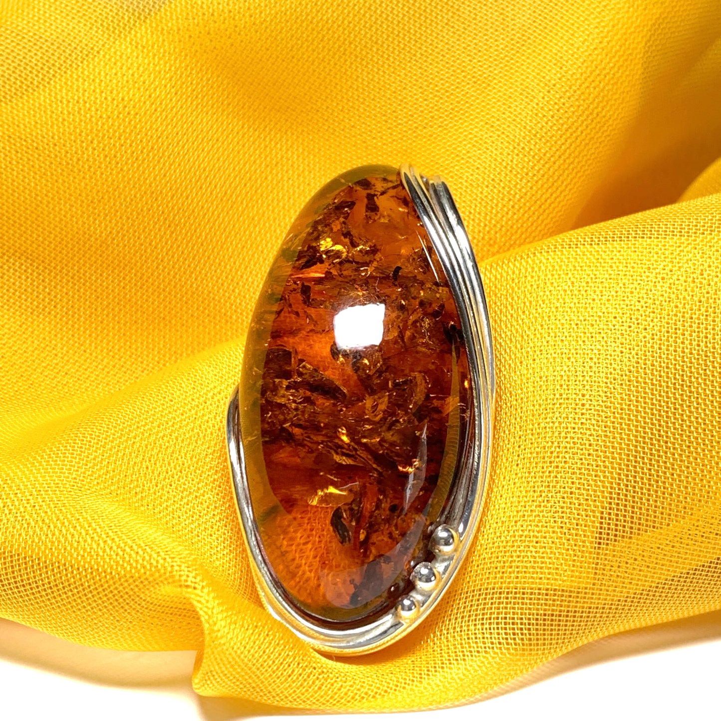 Large oval amber necklace and brooch