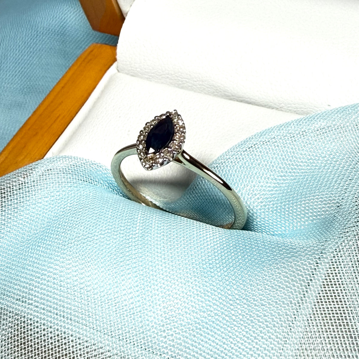Marquise shape real dark blue and diamond yellow gold cluster ring