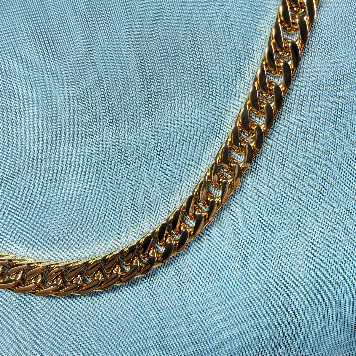 Men's necklace heavy gold plated 22 inch curb fancy chain