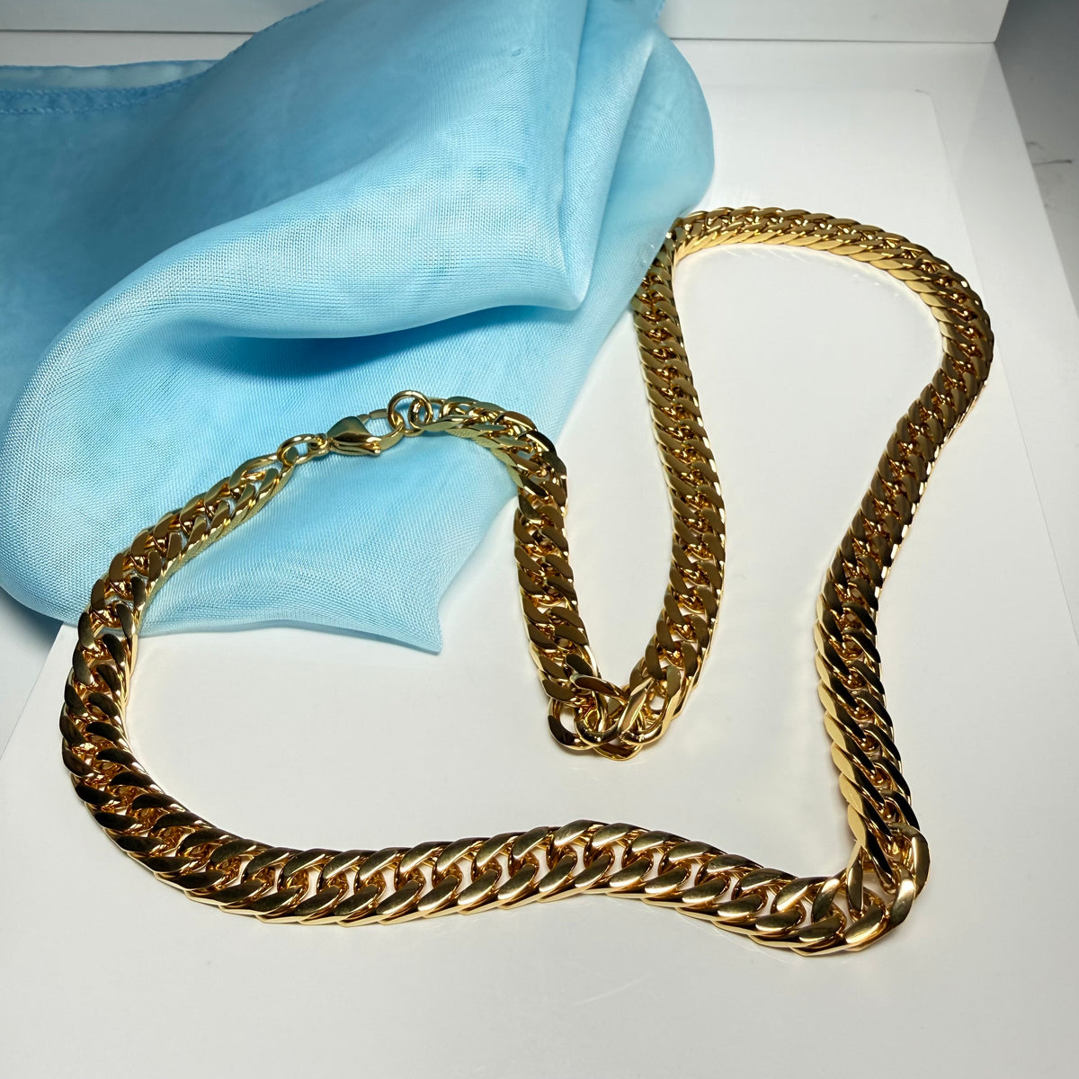 Men's necklace heavy gold plated 22 inch curb fancy chain