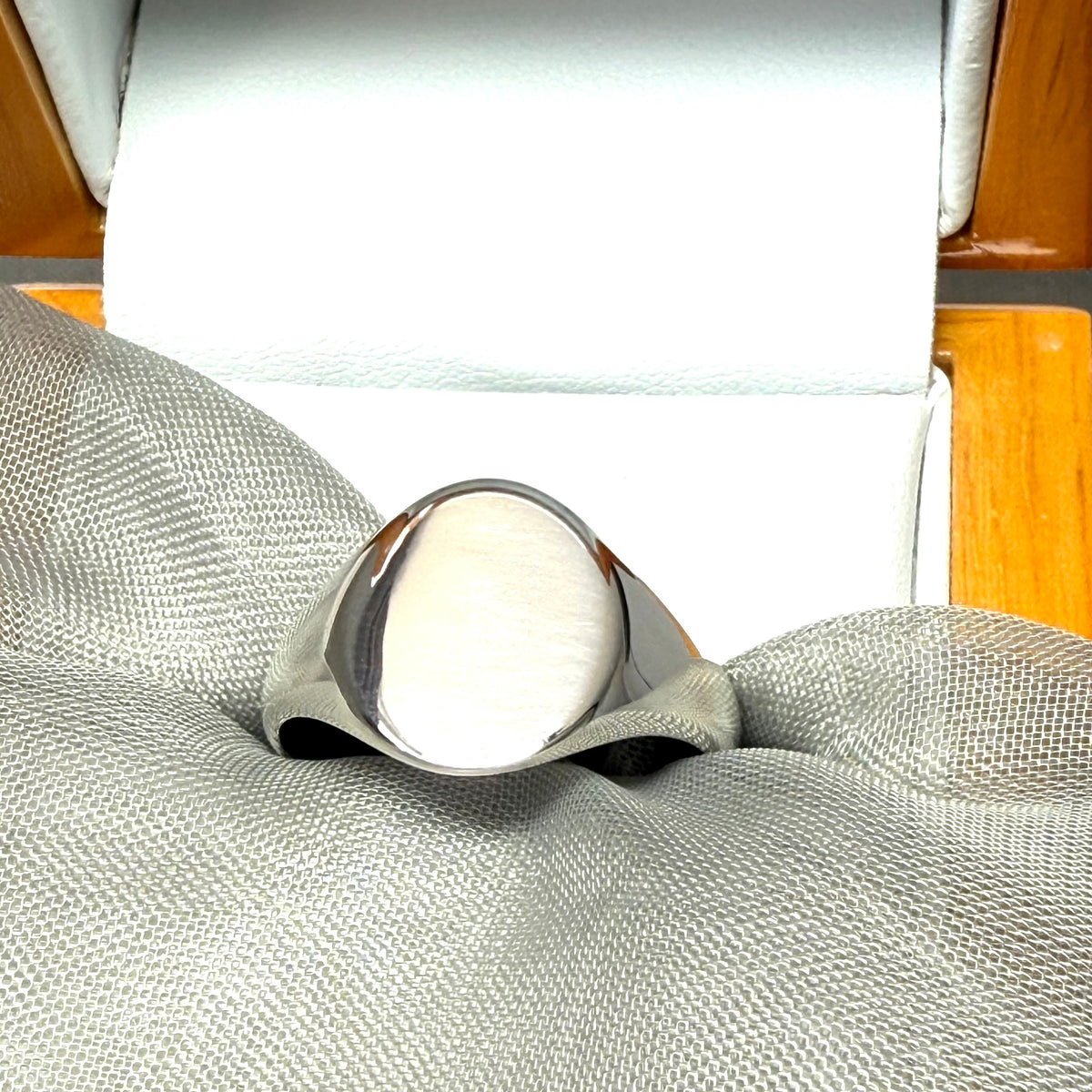 Men’s sterling silver oval signet ring