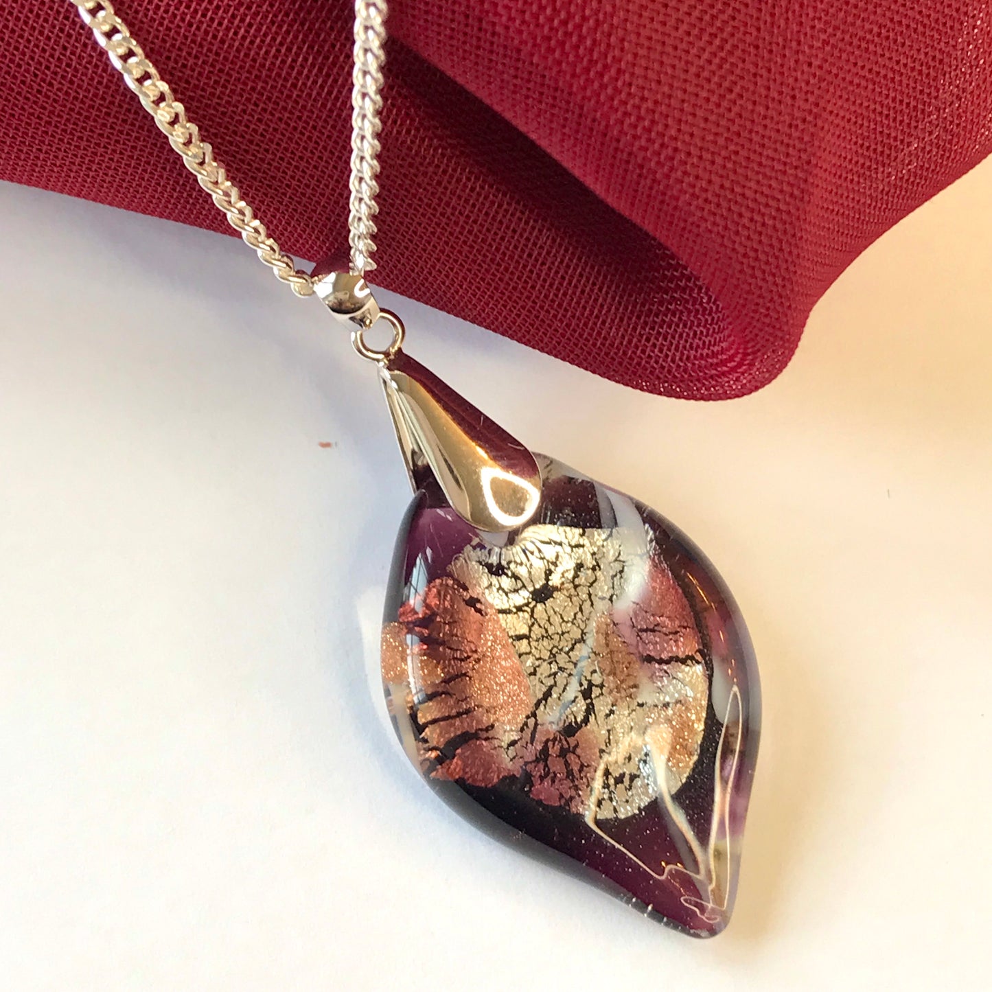 Necklace real Murano glass purple leaf shaped pink pendant