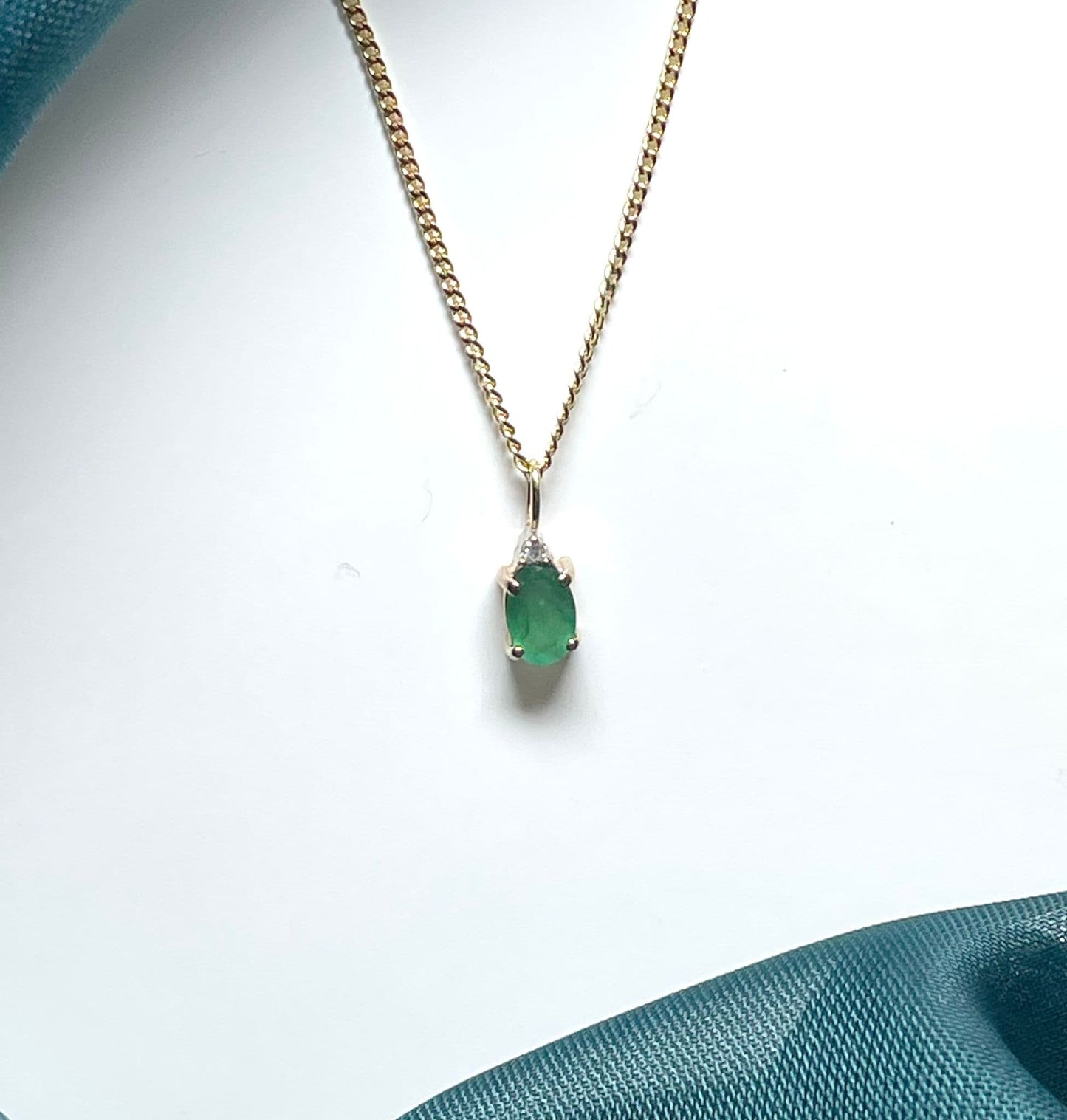 Oval Green Emerald And Diamond Yellow Gold Necklace Pendant