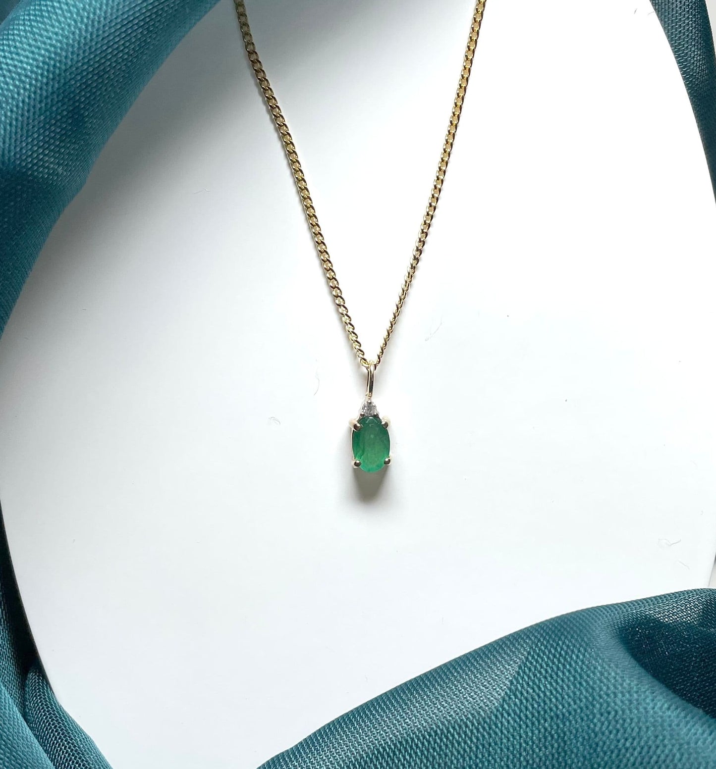 Oval Green Emerald And Diamond Yellow Gold Necklace Pendant