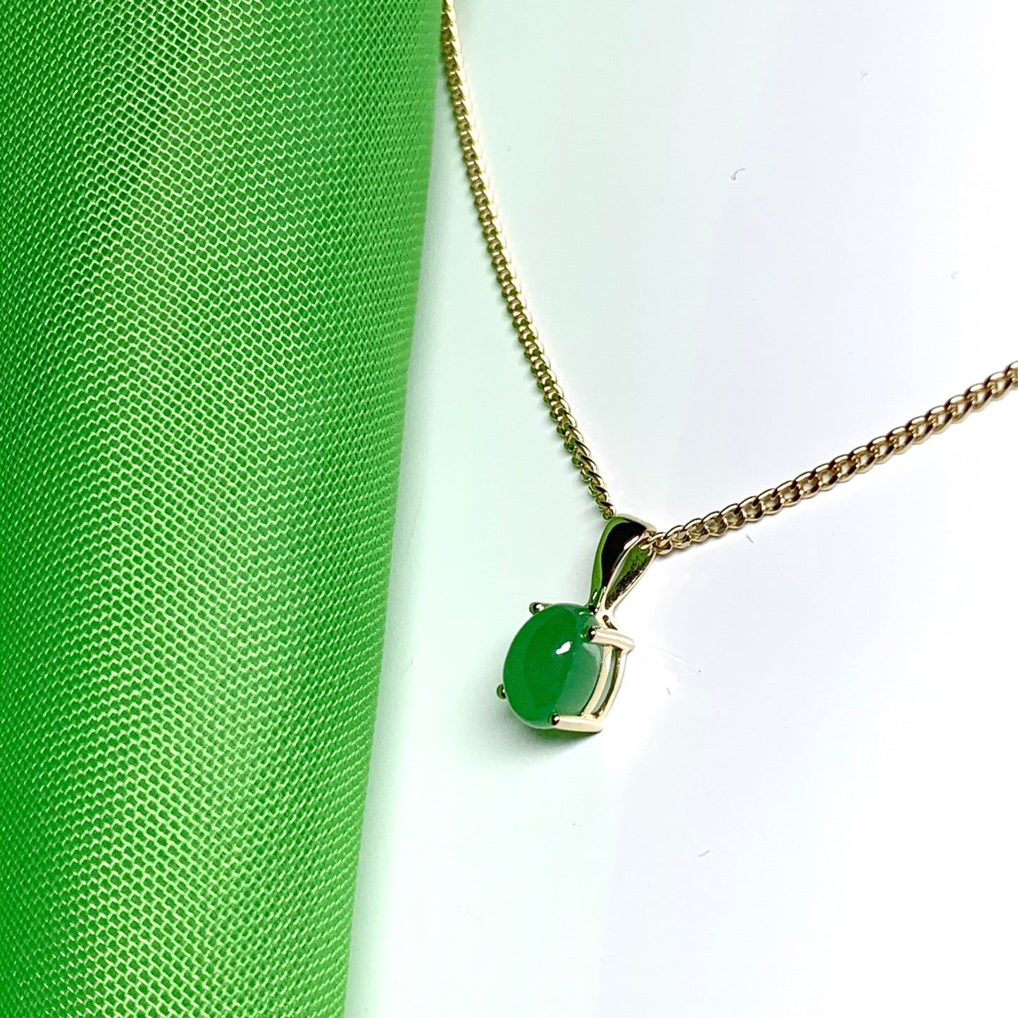 Oval shaped real green jade necklace yellow gold including chain