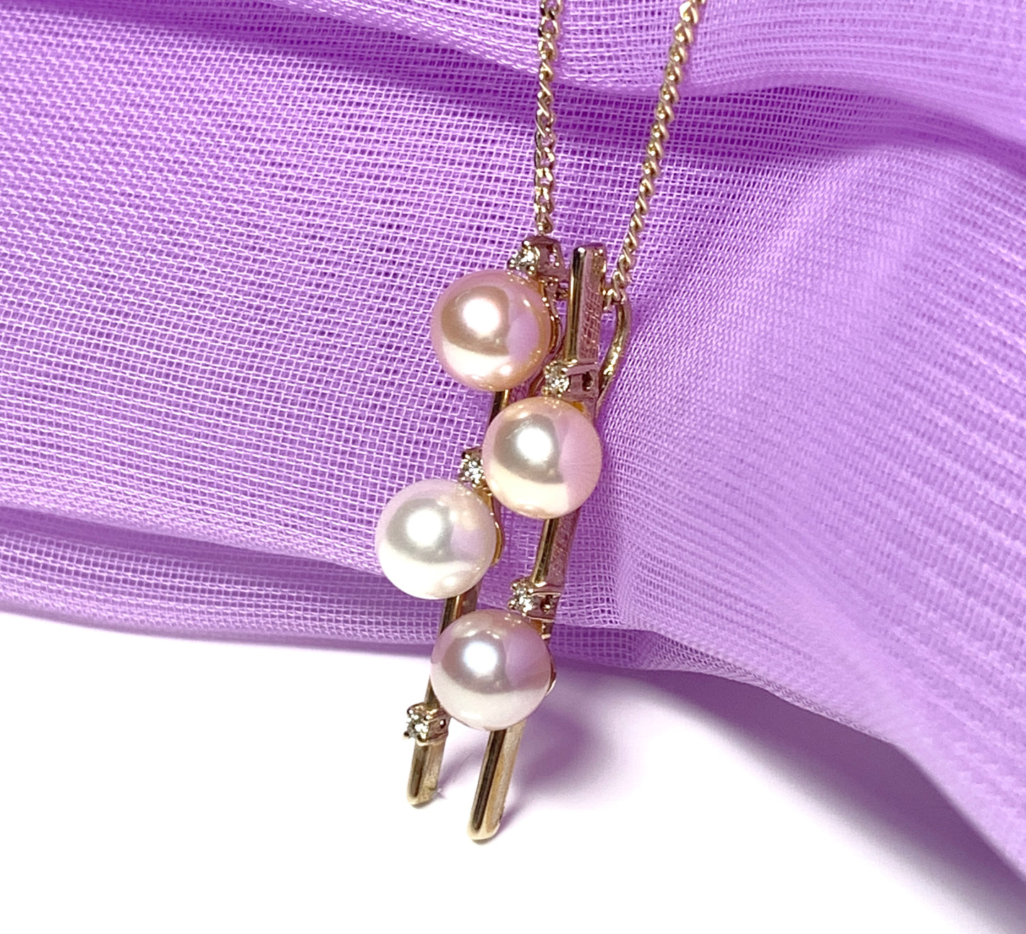 Pearl and diamond necklace cluster freshwater cultured yellow gold pendant