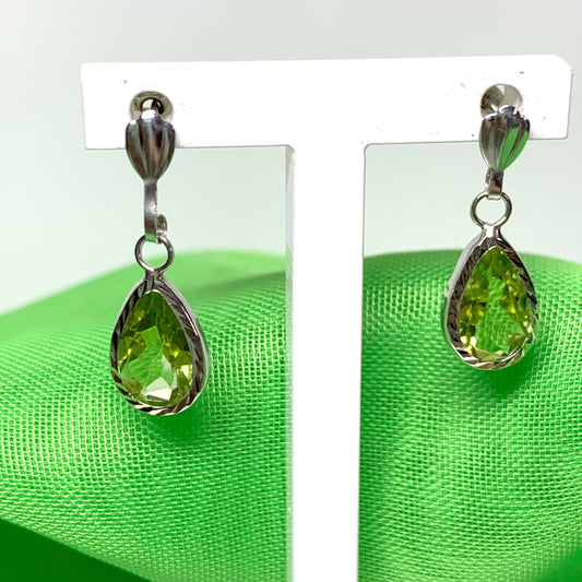 Peridot yellow gold necklace