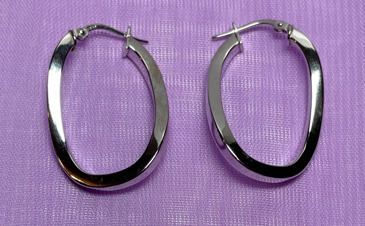 Polished Plain Oval White Gold Hoop Earrings
