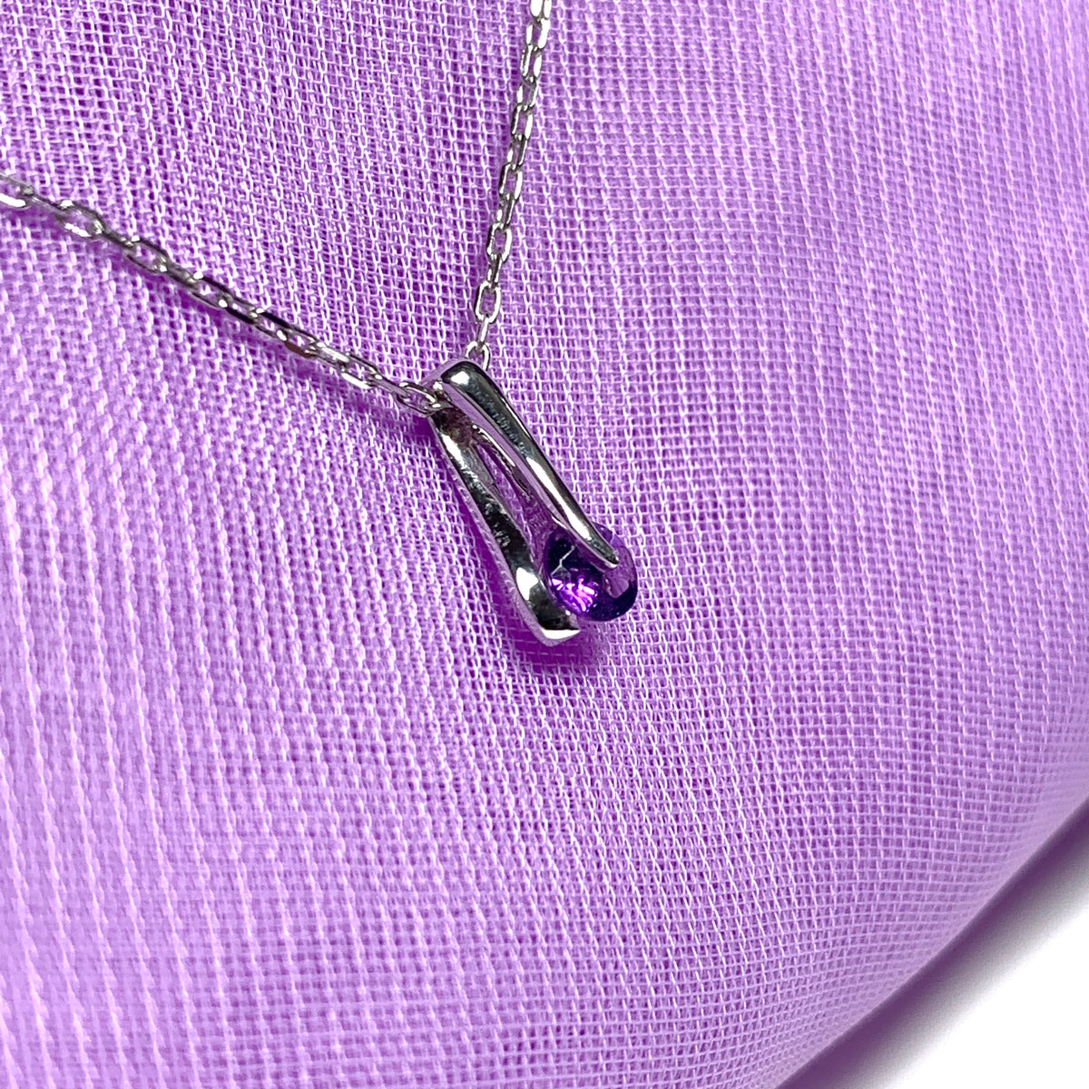 Purple amethyst white gold necklace